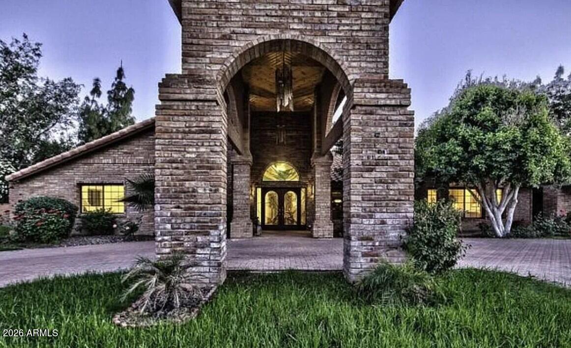 6723 E LINCOLN Drive