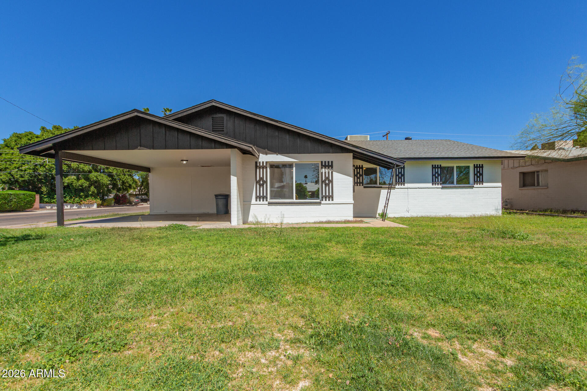 1102 E ALAMEDA Drive