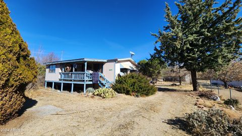 A home in Peeples Valley