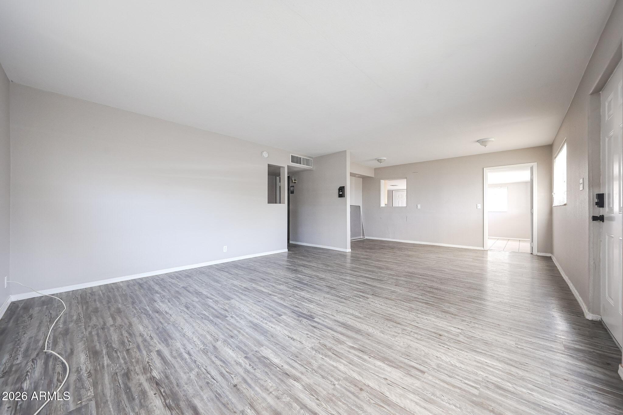 800 W 12TH Street