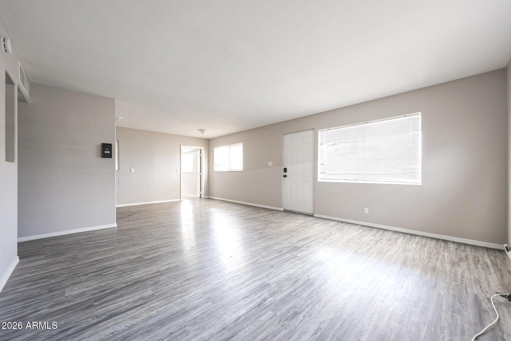 800 W 12TH Street