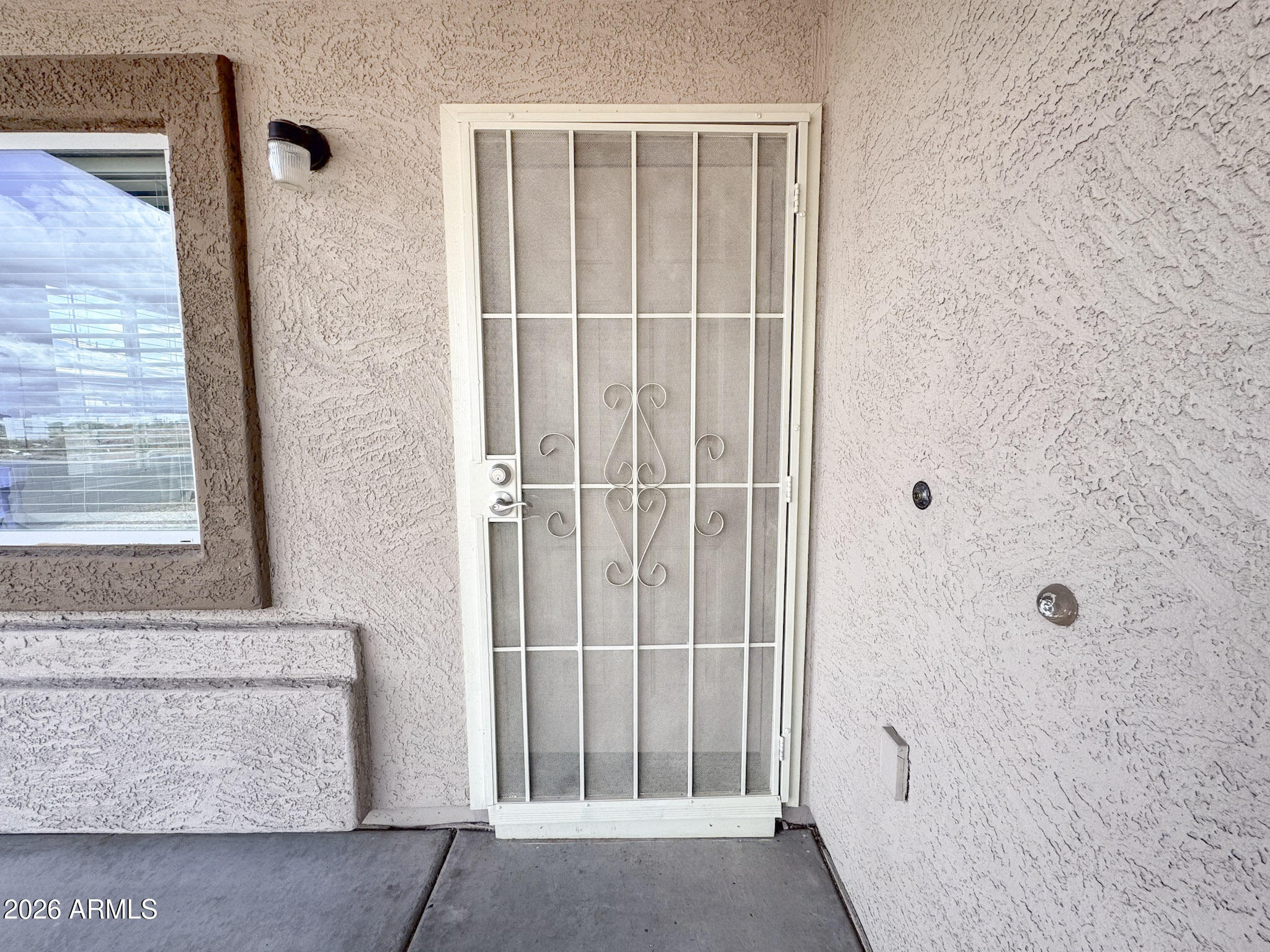 1939 E RAYMOND Street