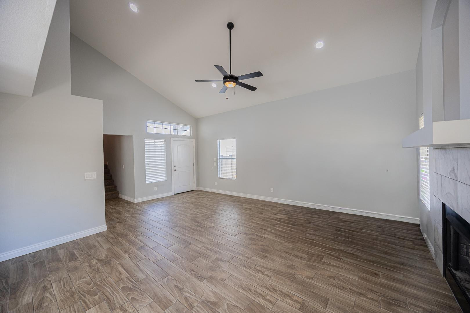 7542 W Cinnabar Avenue