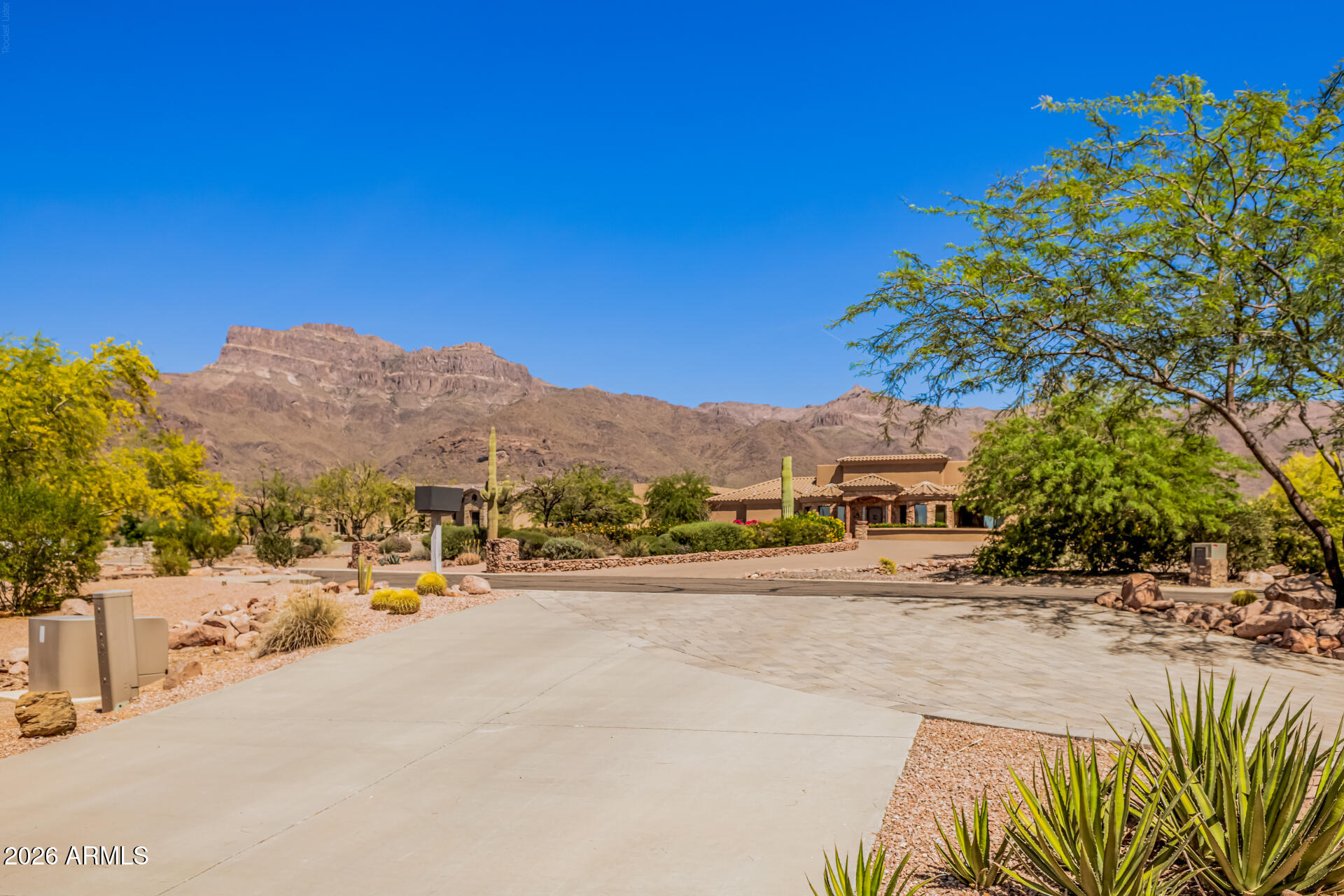 1414 S MORNING DOVE Court