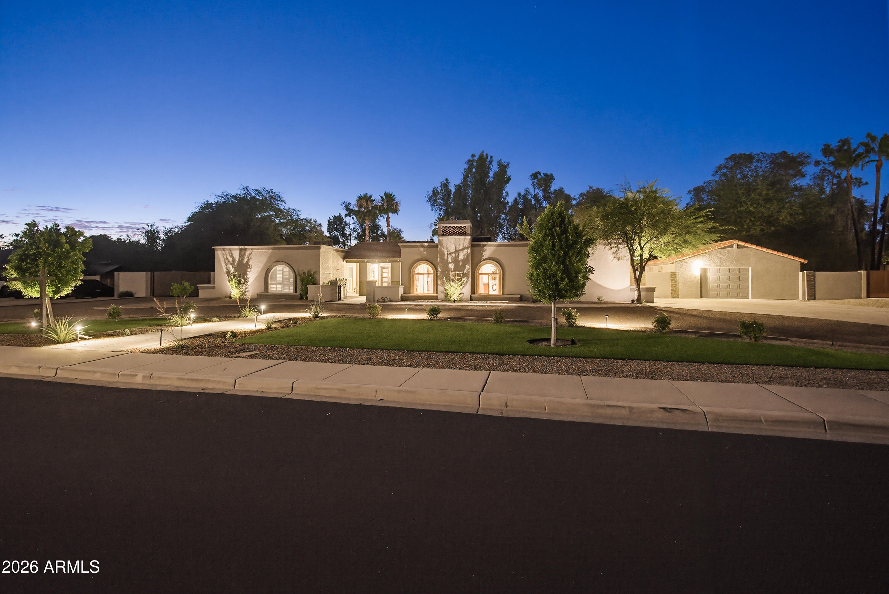 6504 W CORRINE Drive