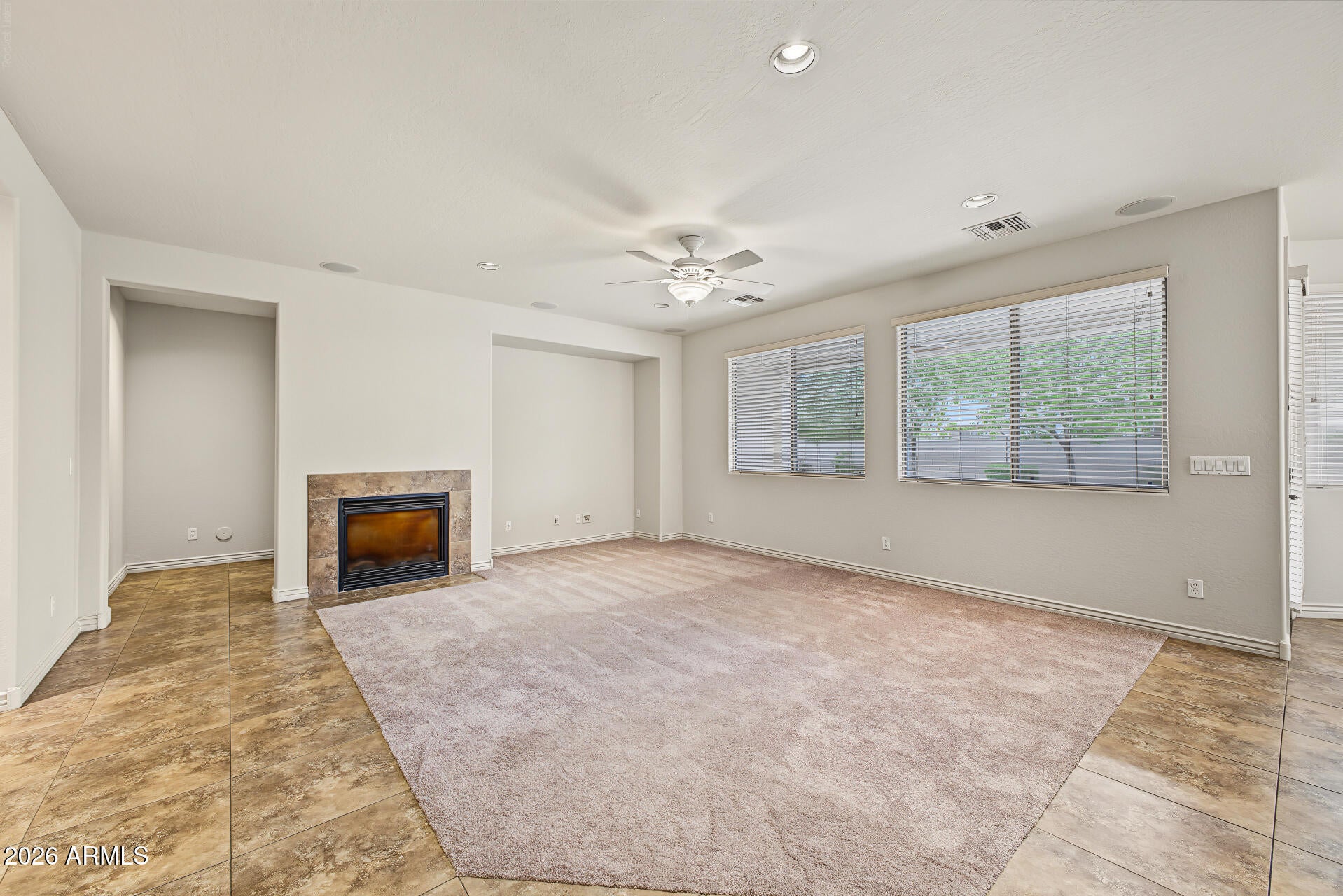 3334 E GRAND CANYON Drive