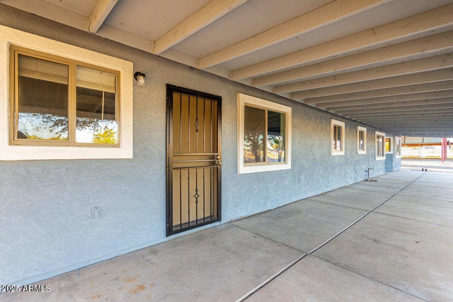 22914 W SUNLAND Avenue