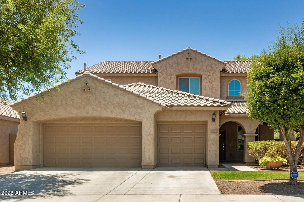 Photo of 8718 N 180th Drive, Waddell, AZ 85355 (MLS # 6973826)