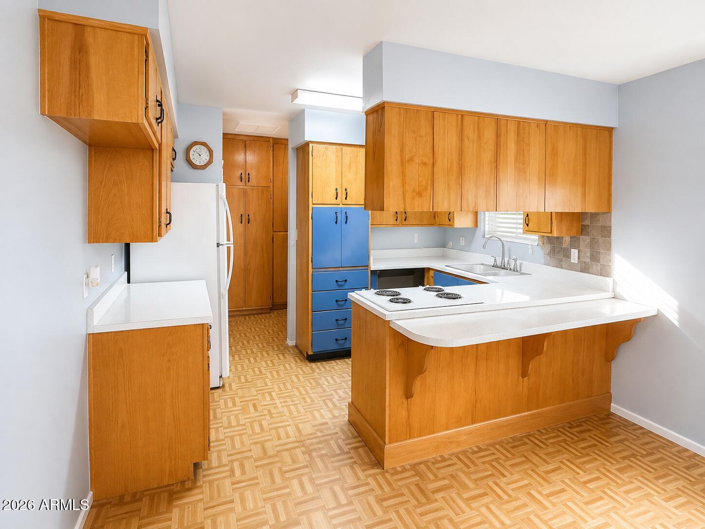 909 S LESUEUR --