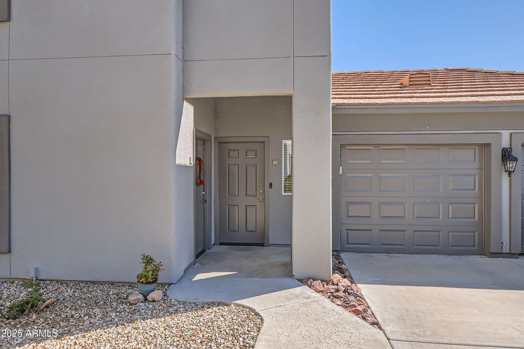 Photo of 7401 W Arrowhead Clubhouse Drive #2045, Glendale, AZ 85308 (MLS # 6930622)