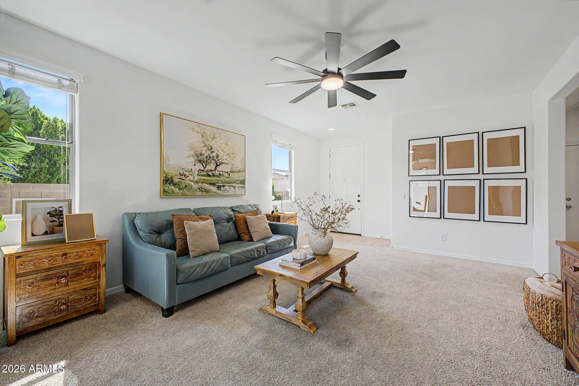 5422 W STRAIGHT ARROW Lane