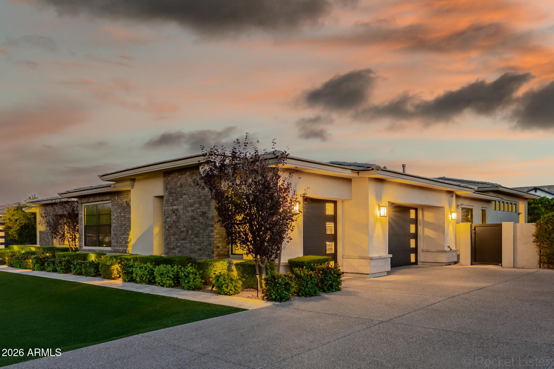 2665 E HUMMINGBIRD Way