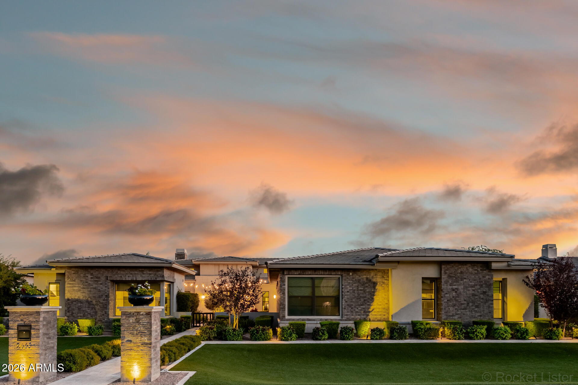 2665 E HUMMINGBIRD Way