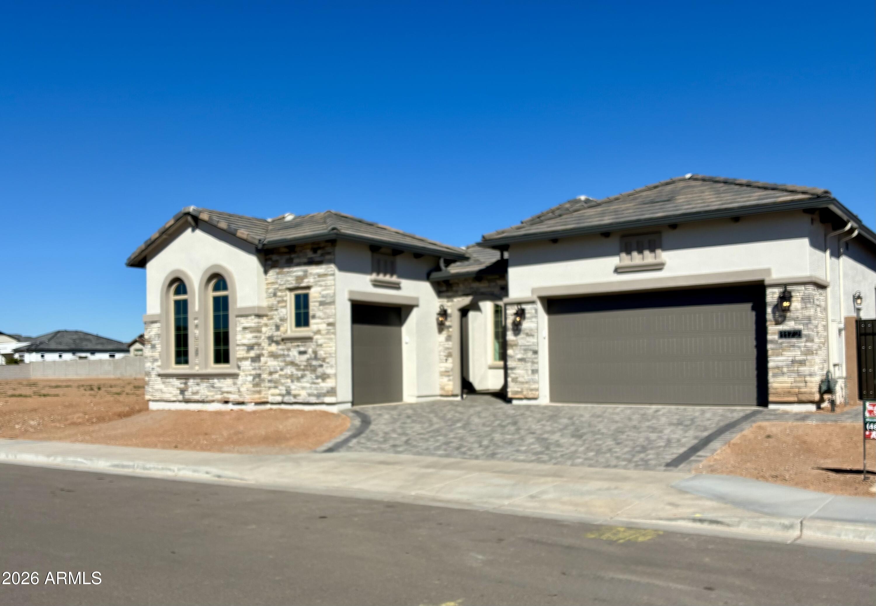 1172 E FIRESTONE Drive