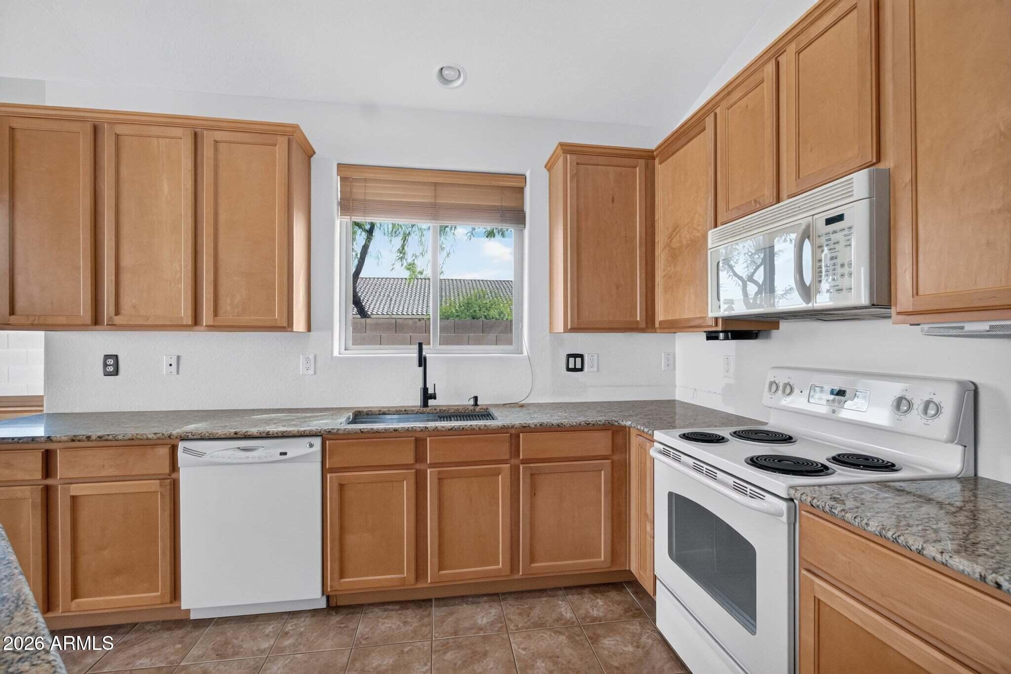 1518 E FONTANA Drive
