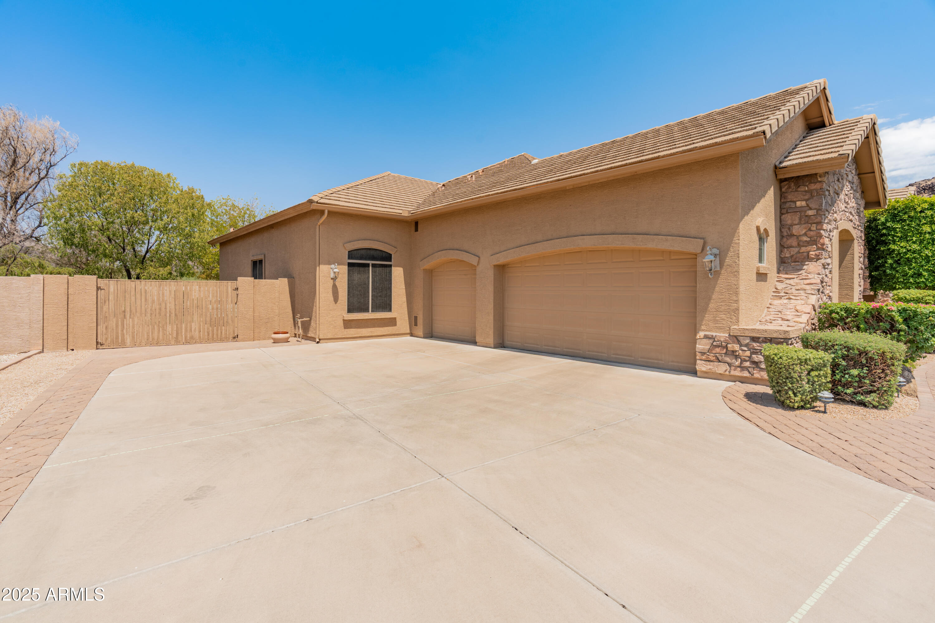 4110 W ORAIBI Drive