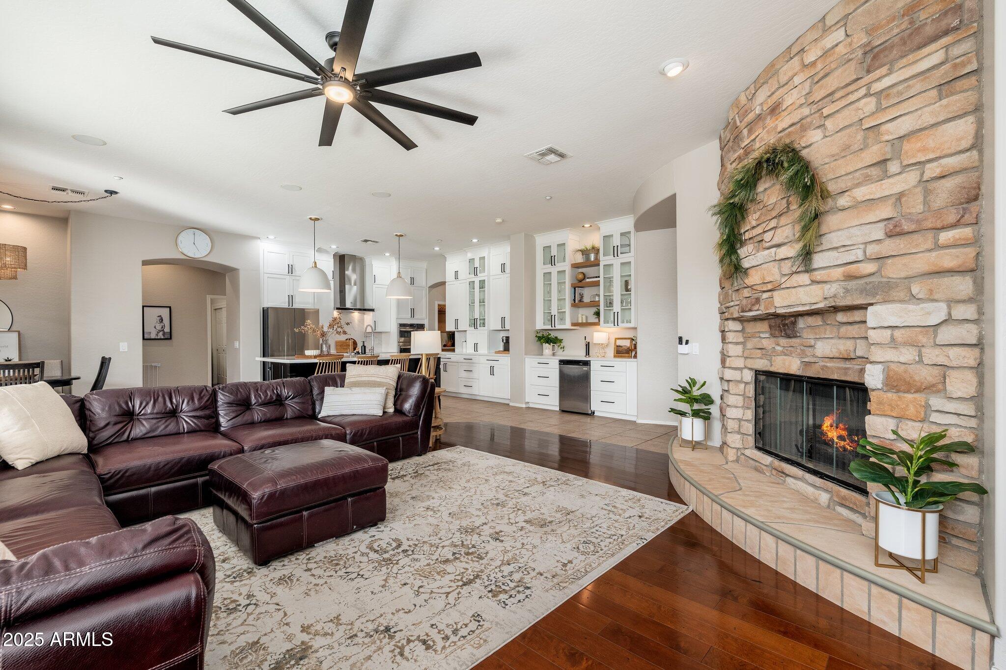 5712 E BLUE SKY Drive
