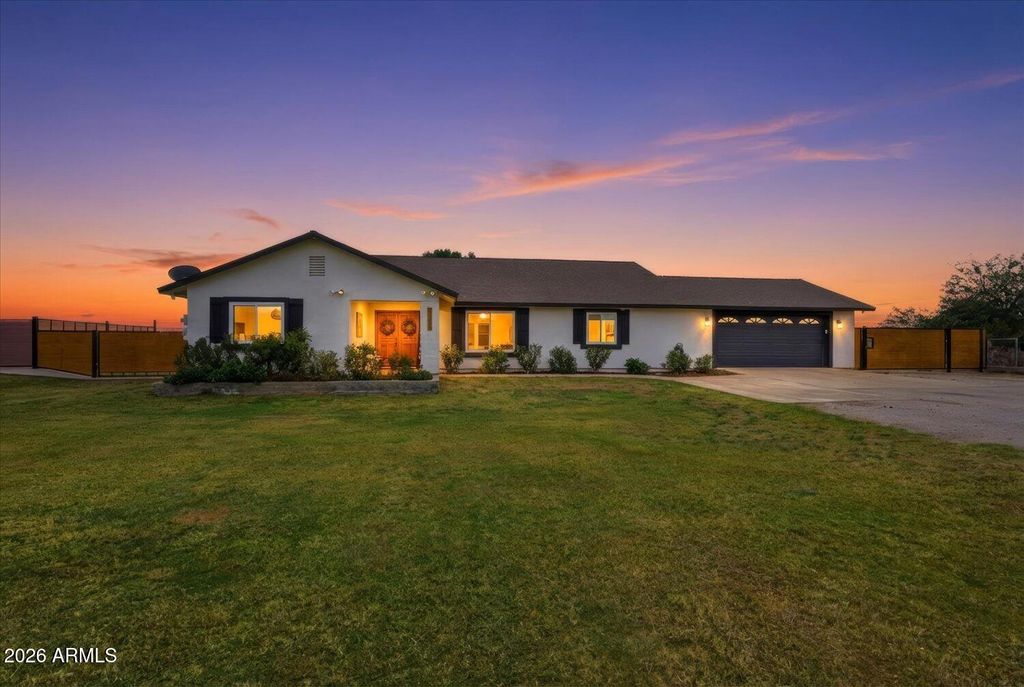 Photo of 25437 W Pueblo Avenue, Buckeye, AZ 85326 (MLS # 6987209)