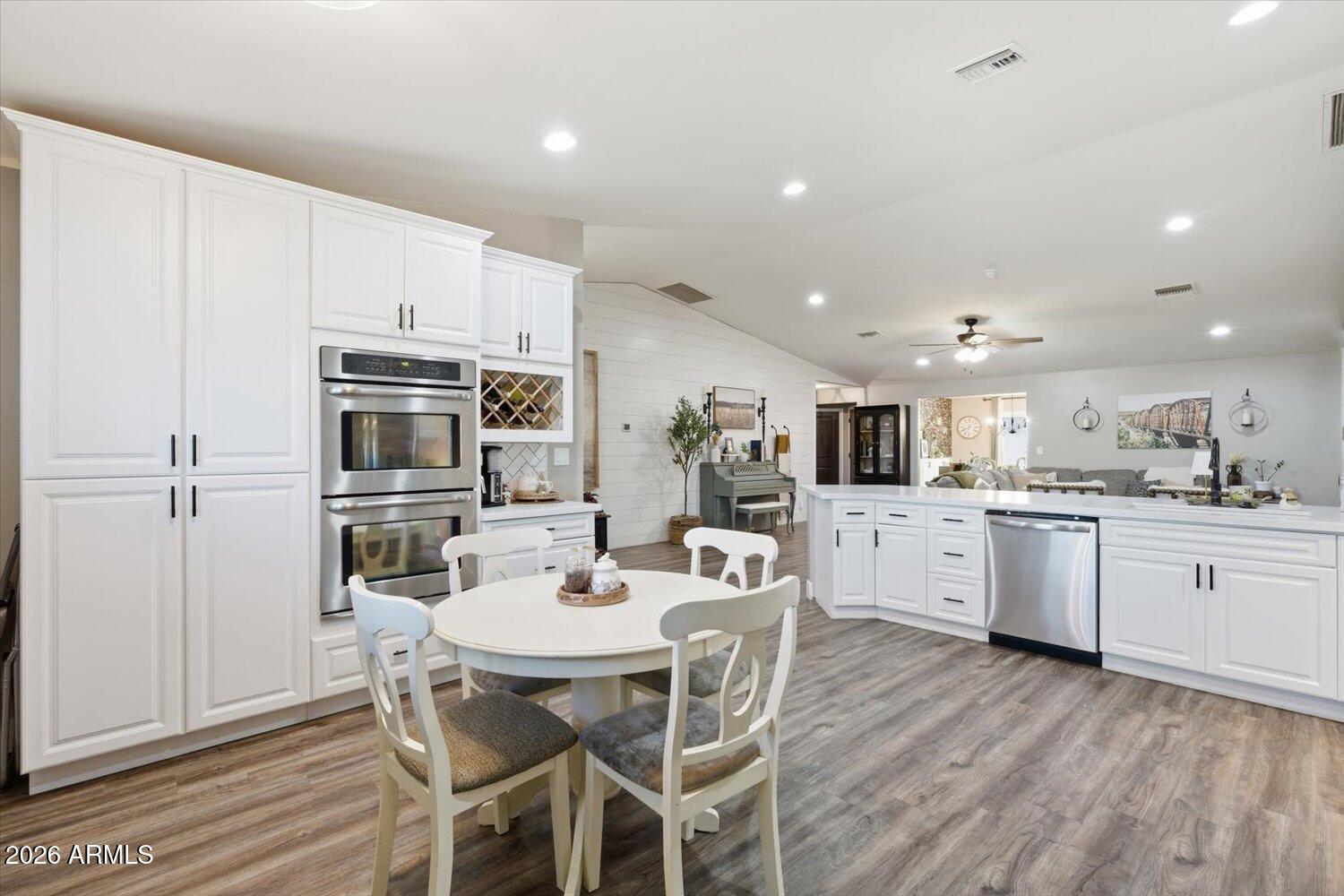 25437 W PUEBLO Avenue