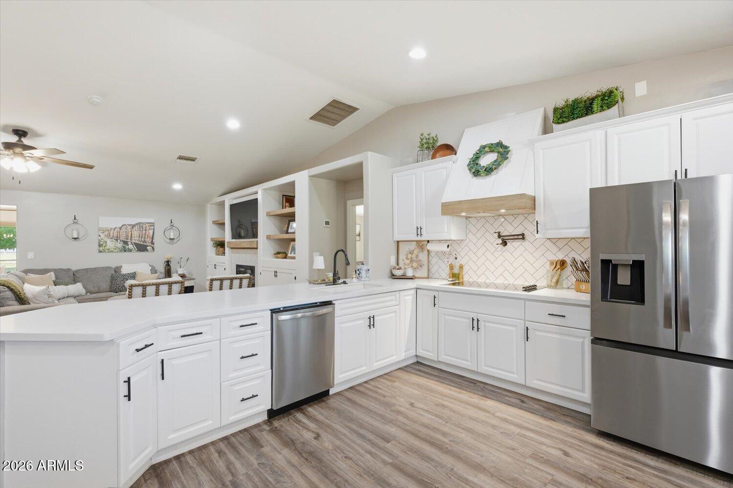 25437 W PUEBLO Avenue