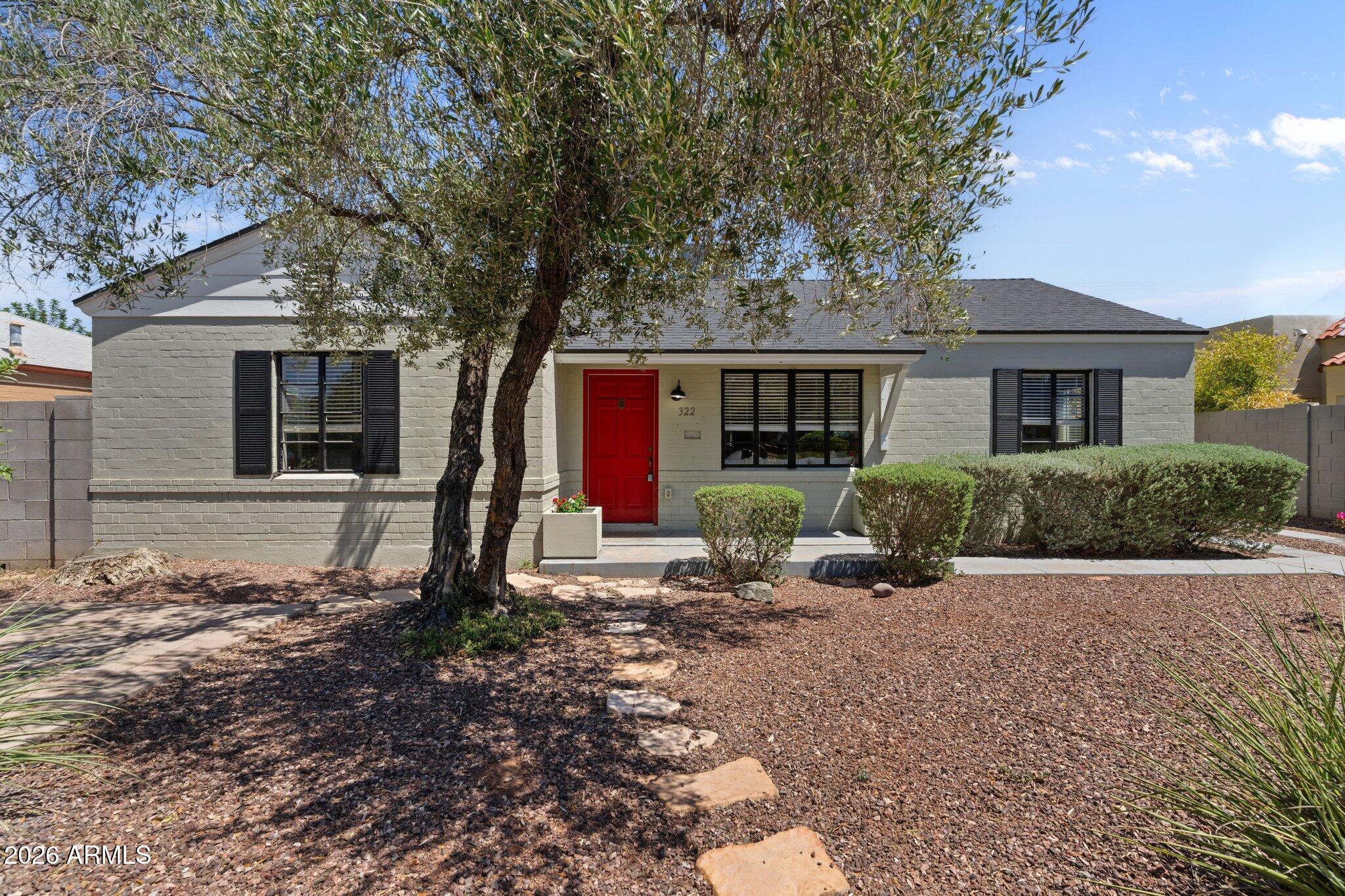 322 W CORONADO Road