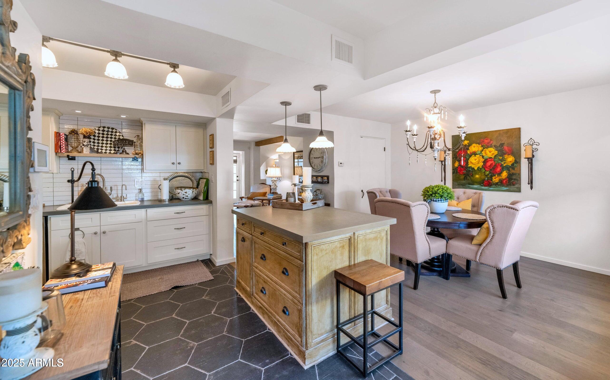 5101 N CASA BLANCA Drive 19