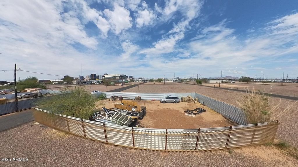 Photo of 815 S 9th Place #*, Phoenix, AZ 85034 (MLS # 6913851)