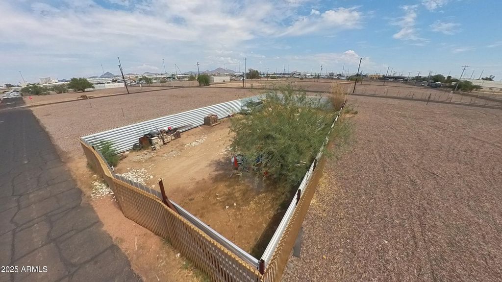 Photo of 815 S 9th Place #*, Phoenix, AZ 85034 (MLS # 6913851)