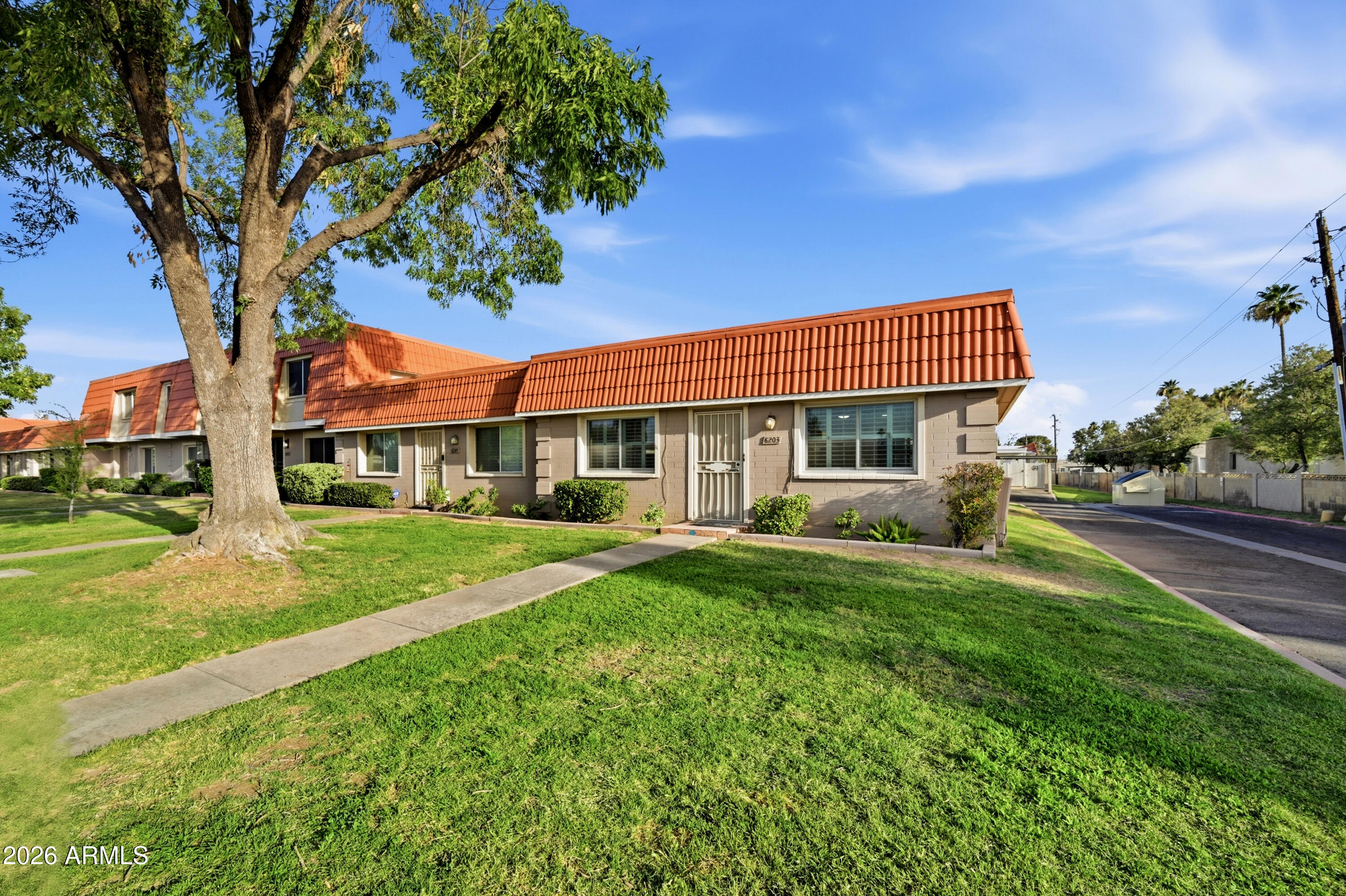 8203 E VISTA Drive
