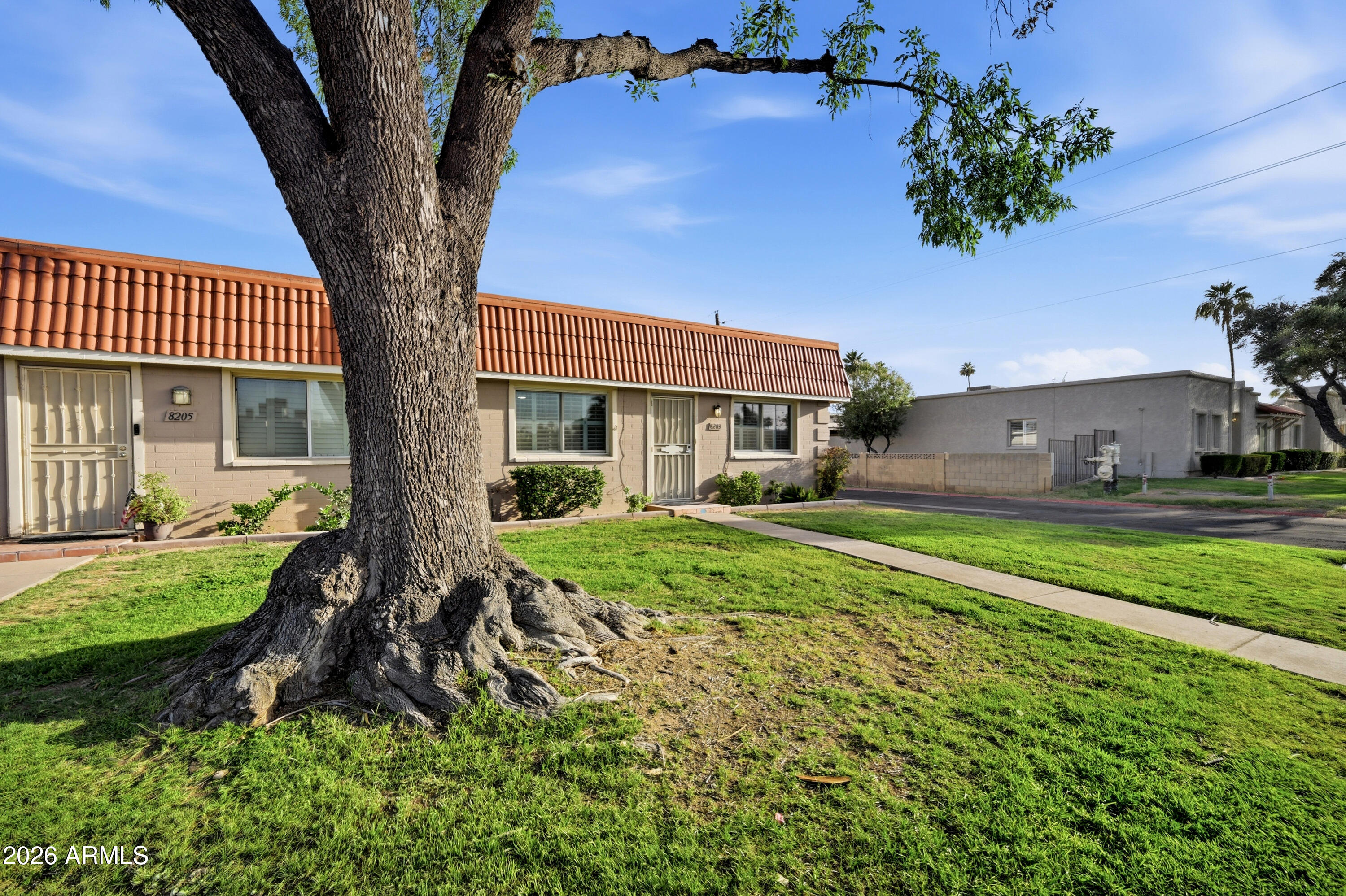 8203 E VISTA Drive