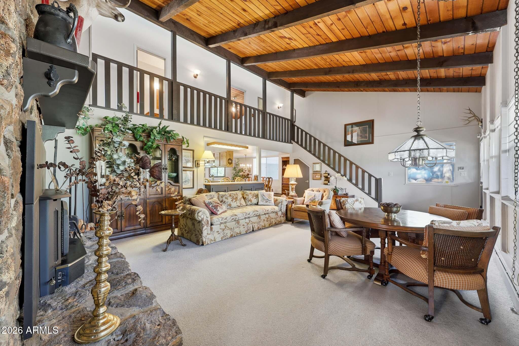 700 E CRESTLINE Road