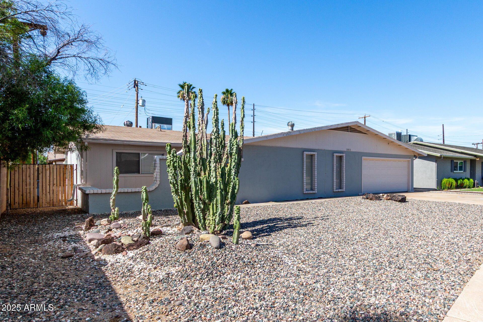 3811 W LOMA Lane