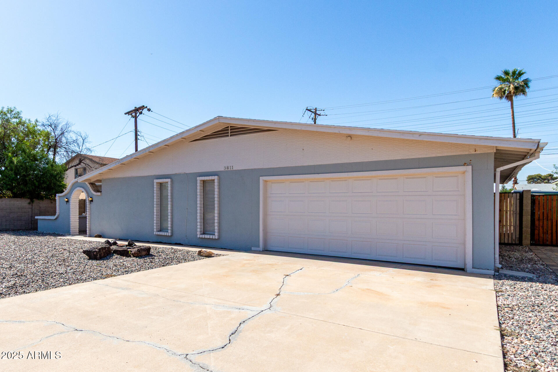 3811 W LOMA Lane
