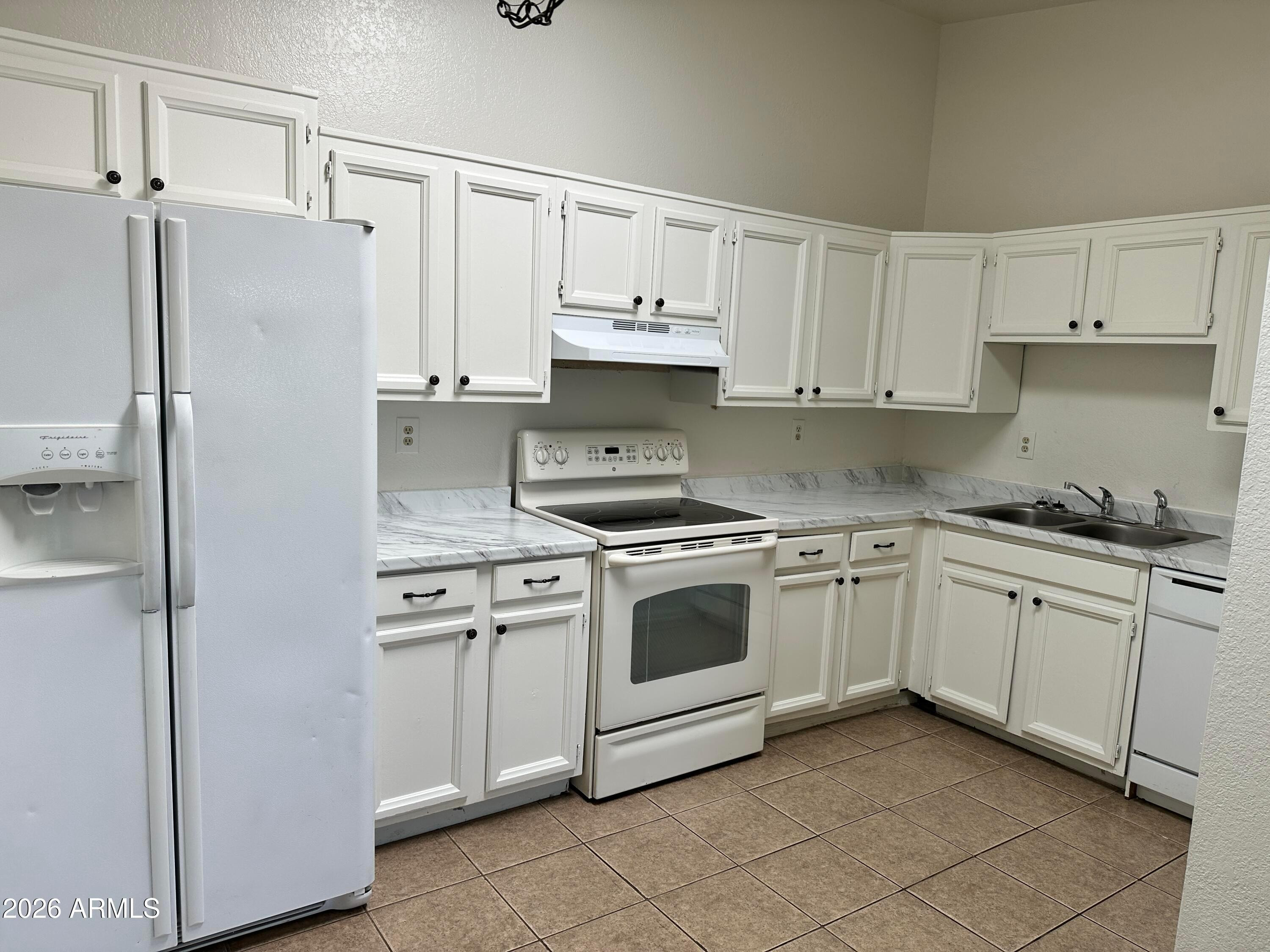 1551 E 28th Avenue Apt 4