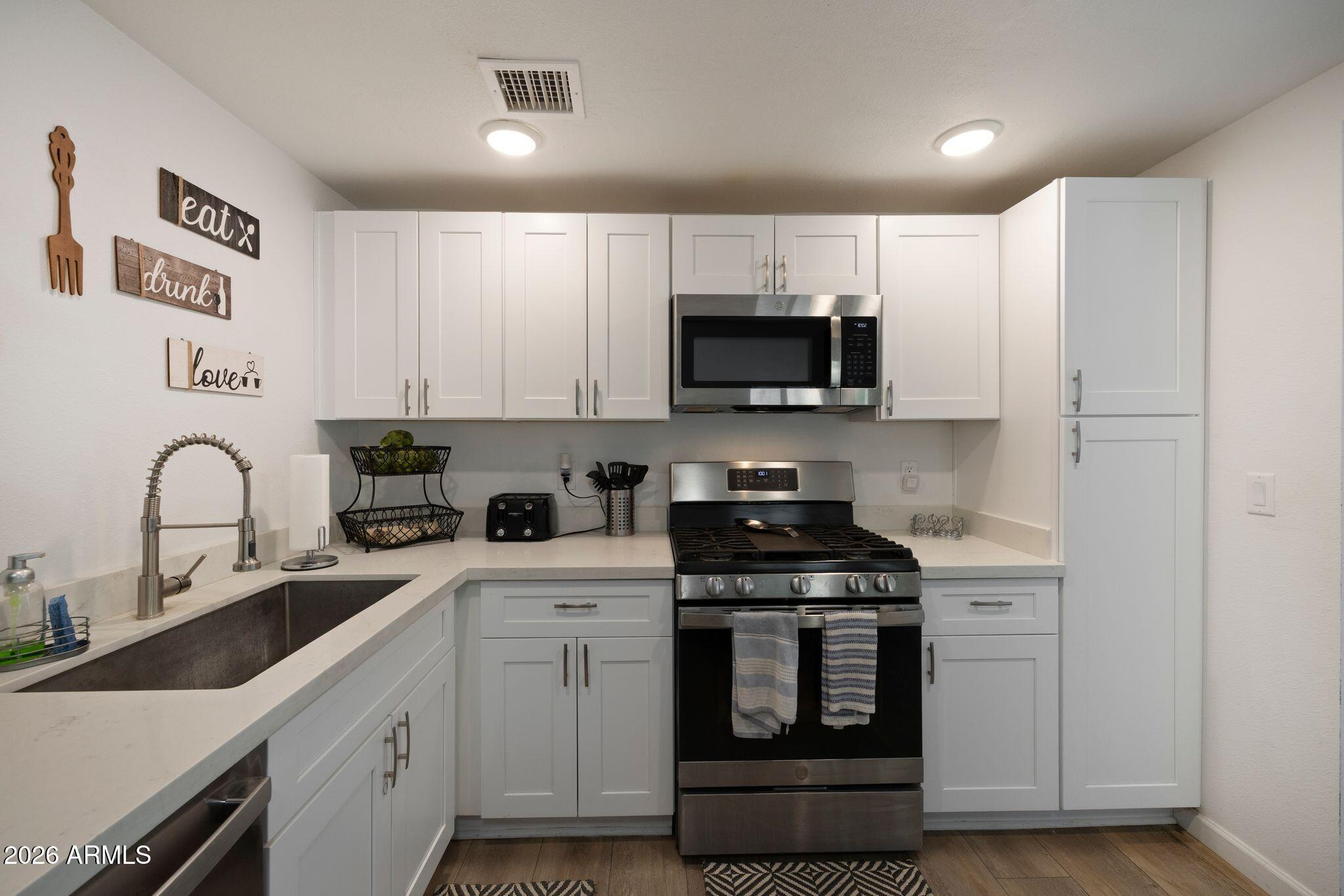INDIAN CREEK - Residential