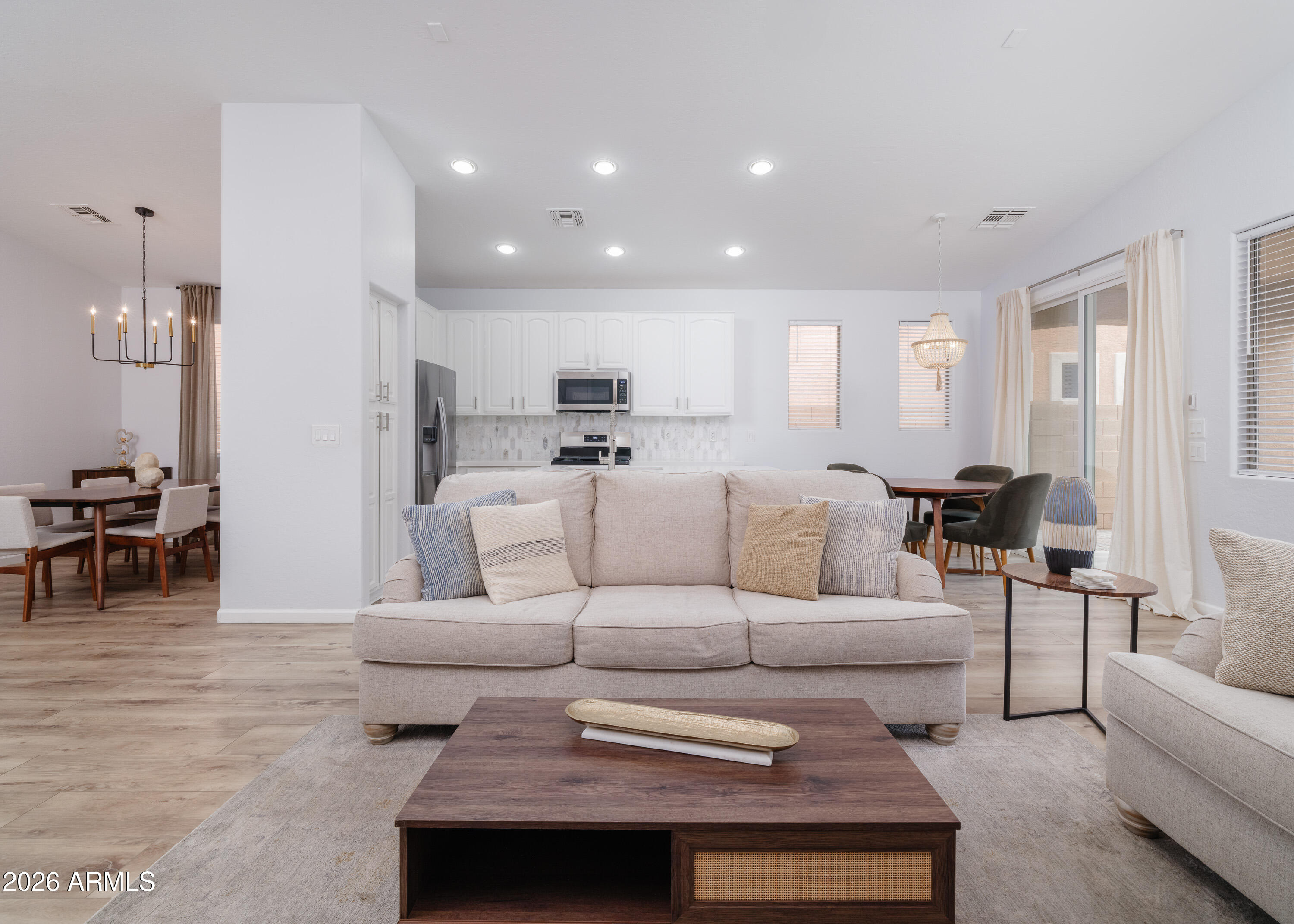 2215 W VIA CABALLO BLANCO --