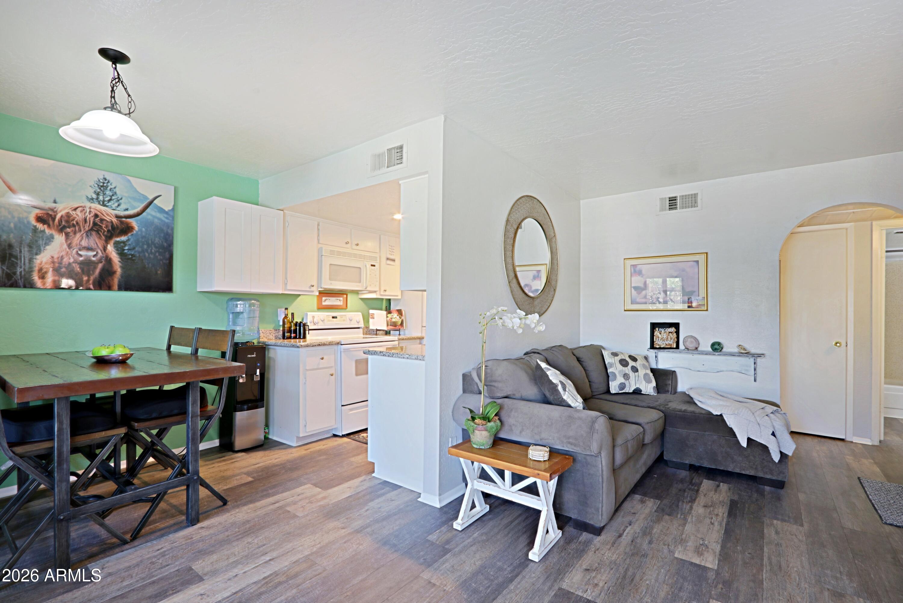 7502 E CAREFREE Drive 104