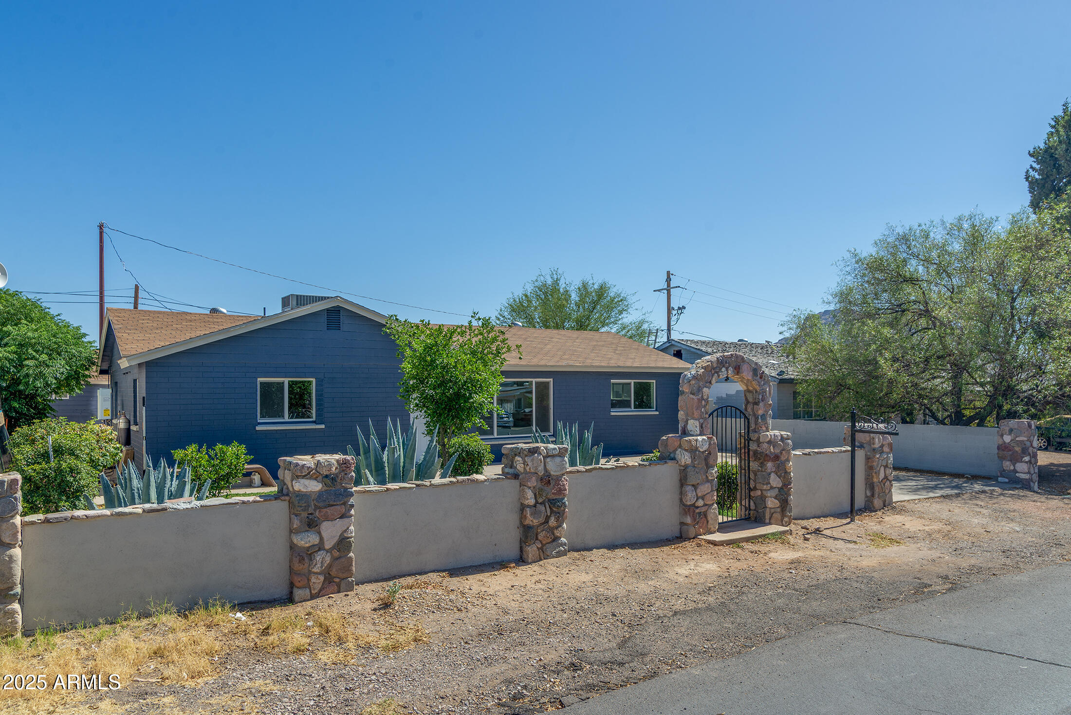 320 W Palo Verde Drive