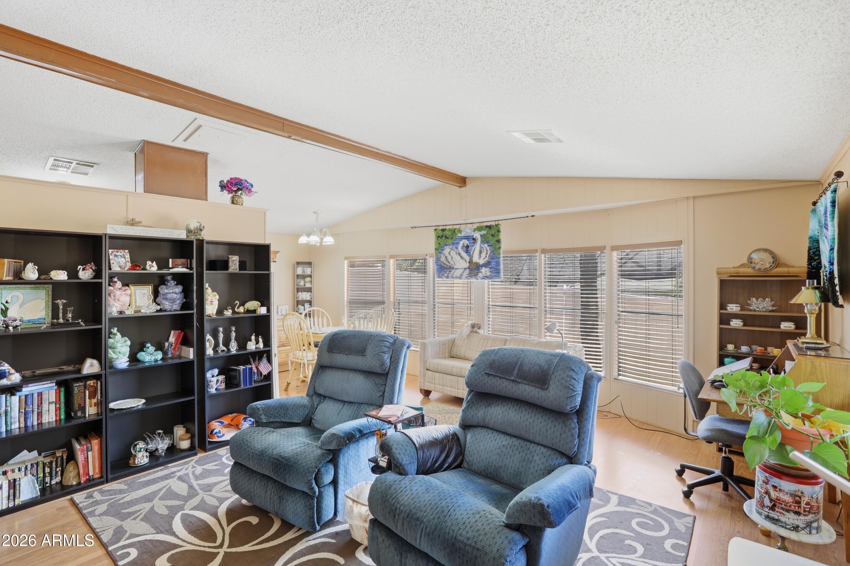 503 N Manzanita Drive