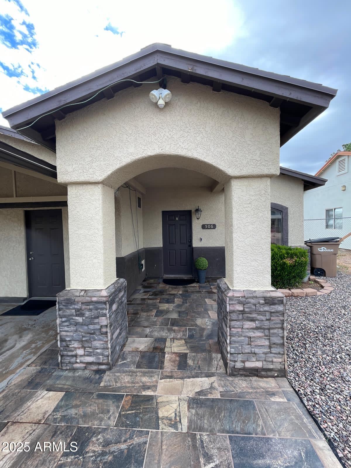 506 N ELIZABETH Avenue