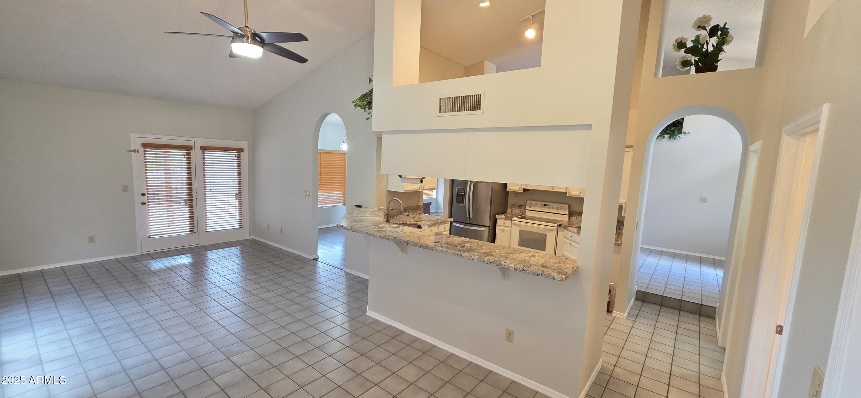 1601 W OAKLAND Street