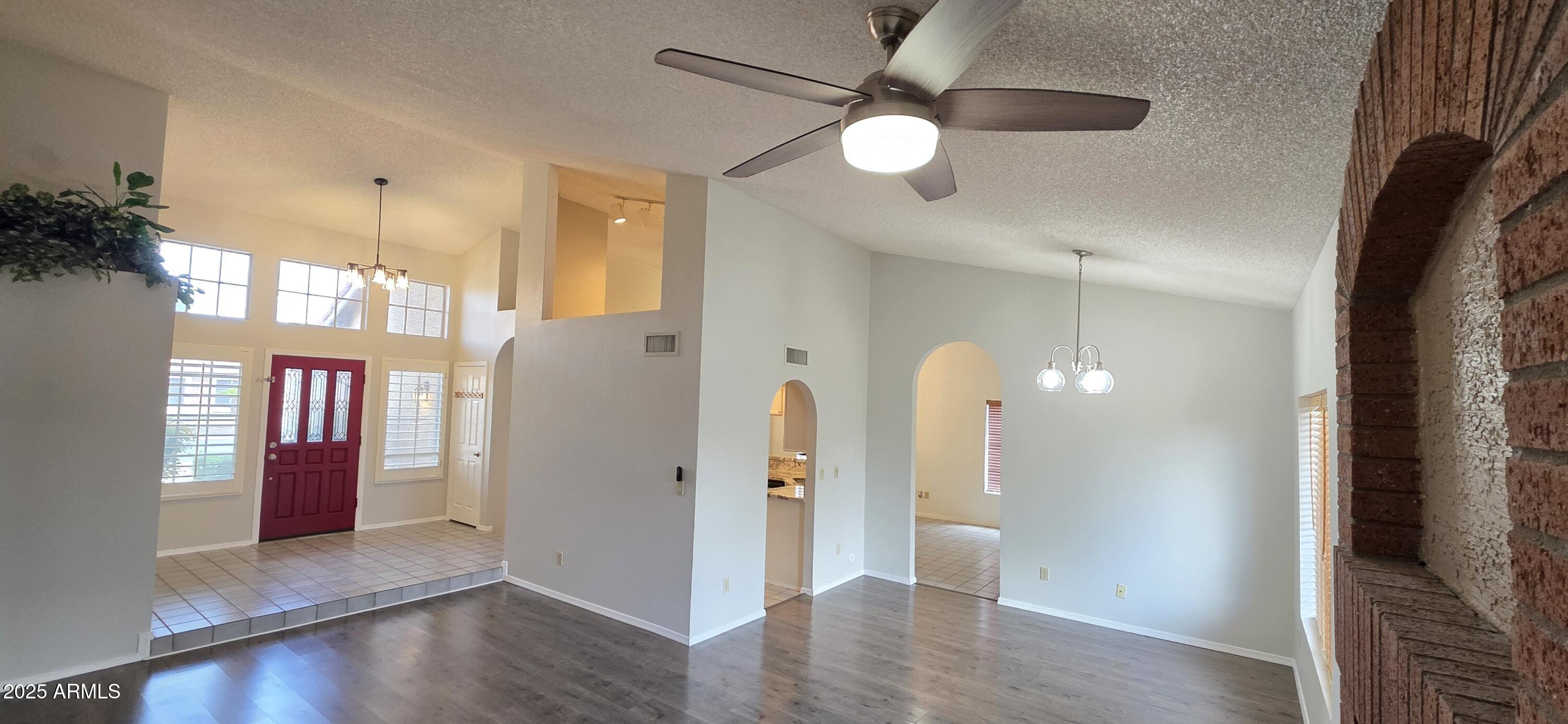 1601 W OAKLAND Street