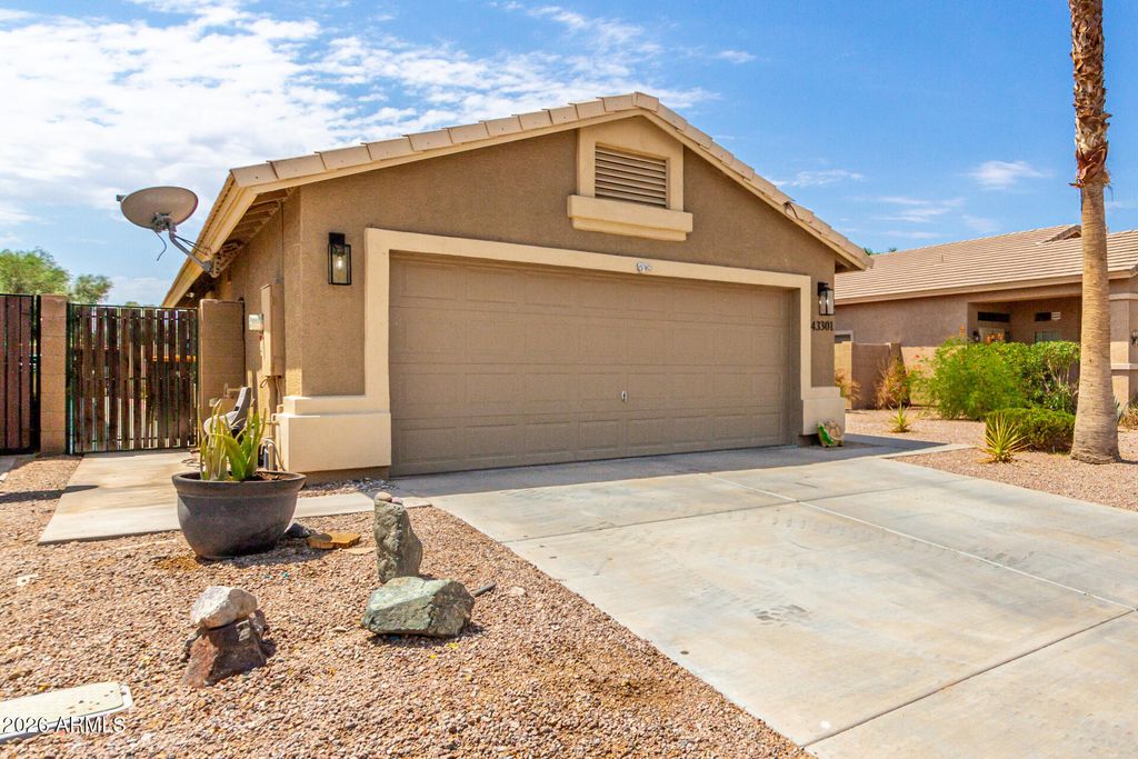 Photo of 43301 W Chisholm Drive, Maricopa, AZ 85138 (MLS # 6975526)