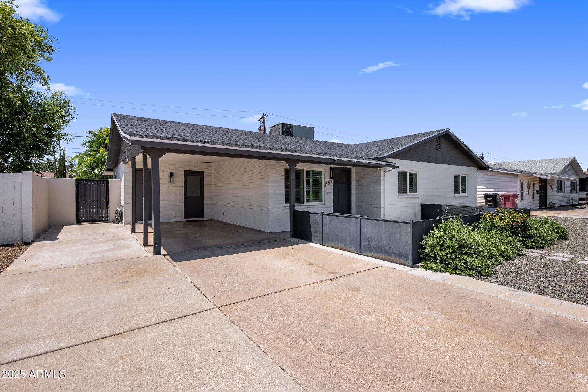 7707 E EARLL Drive