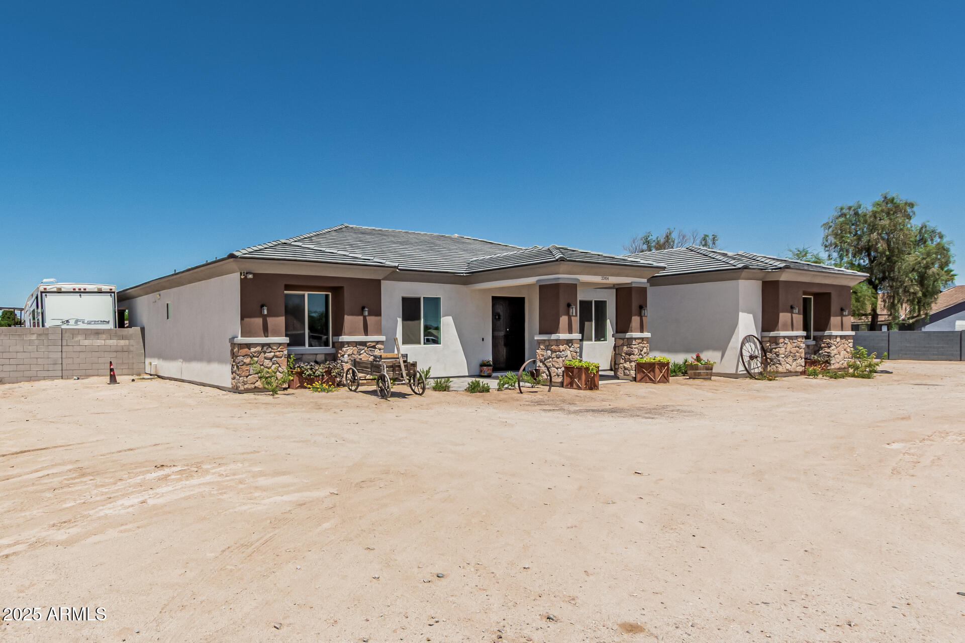 22414 W MEADE Lane
