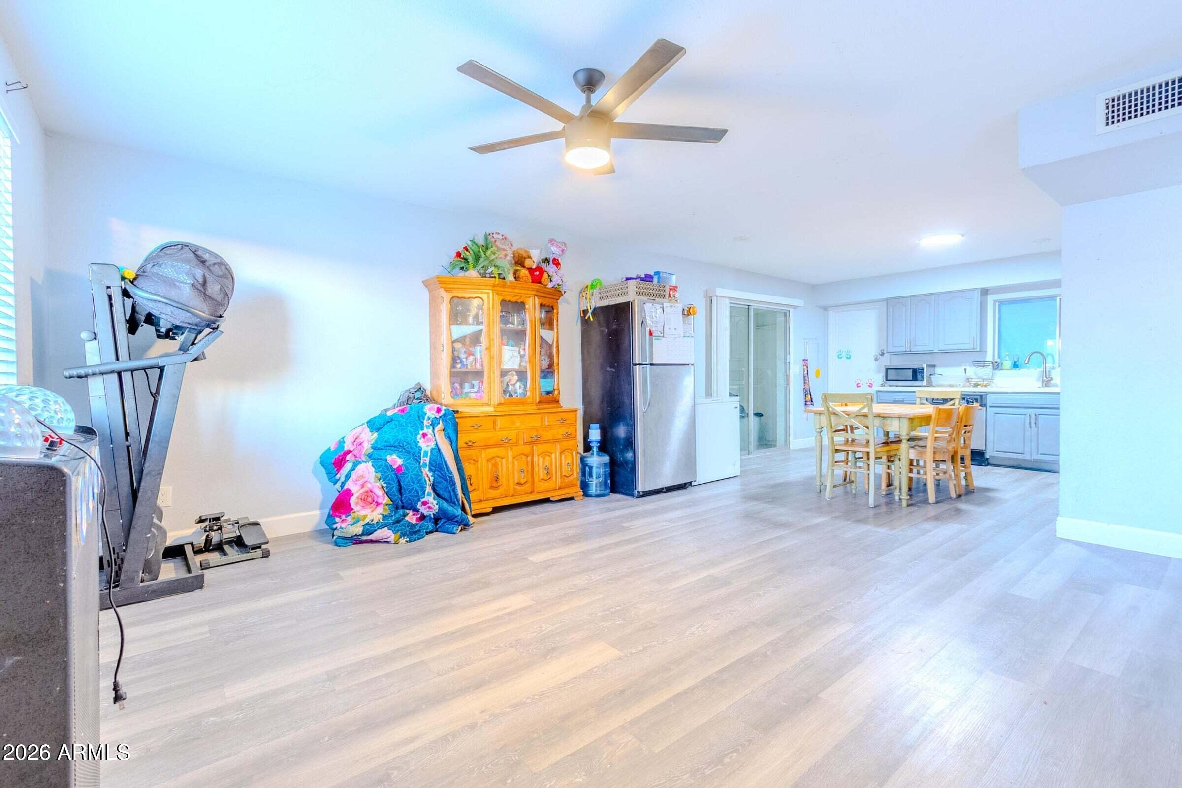 7139 W WILSHIRE Drive