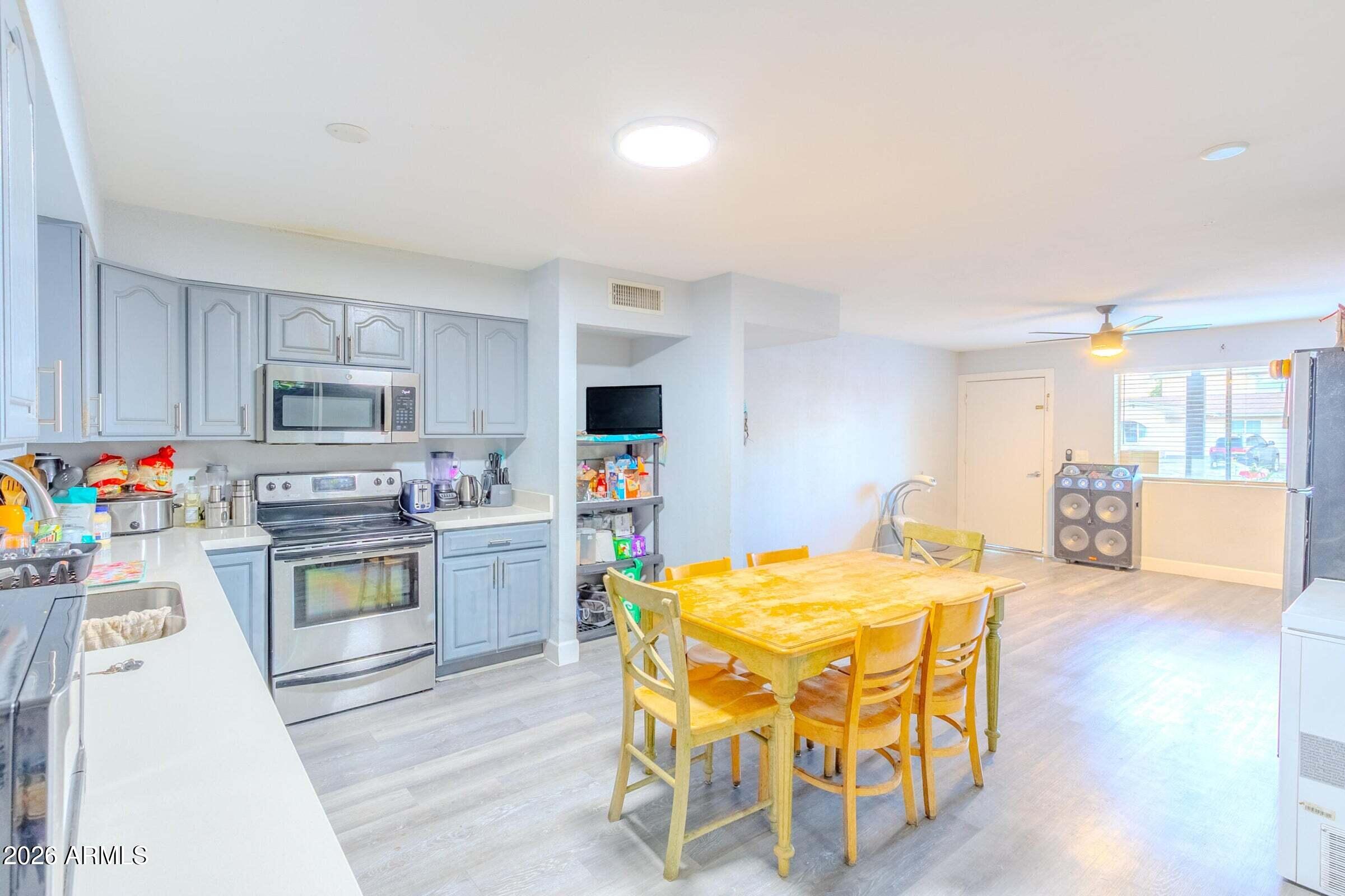 7139 W WILSHIRE Drive