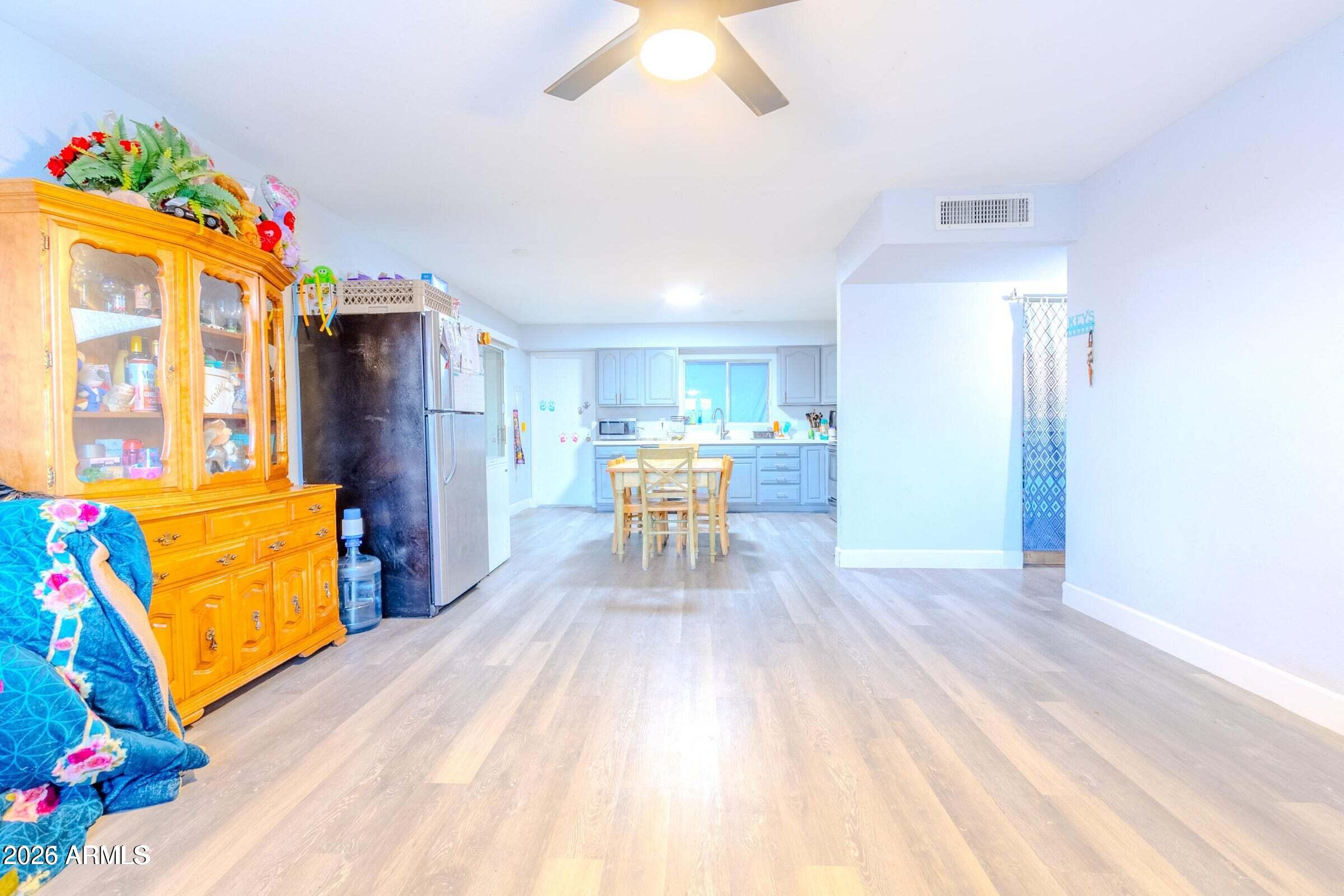 7139 W WILSHIRE Drive