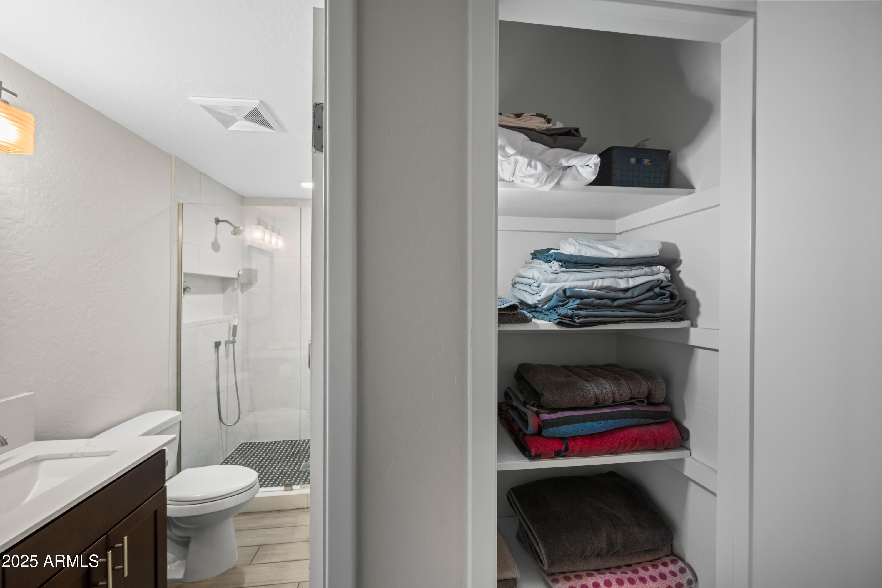 Scottsdale, Arizona 85251, United States, 1 Bedroom Bedrooms, ,1 BathroomBathrooms,Residential,Active,237527