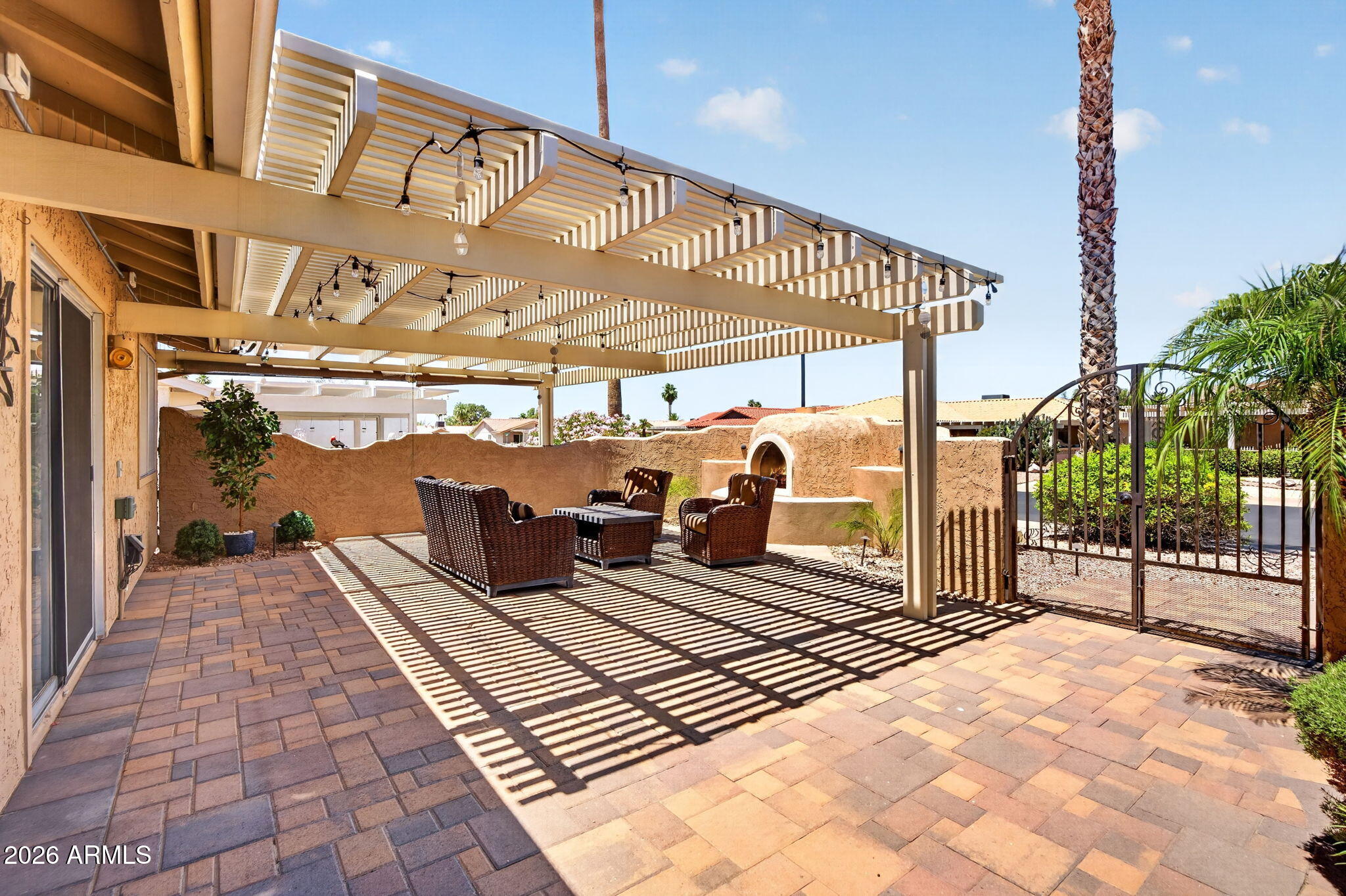1645 LEISURE WORLD --